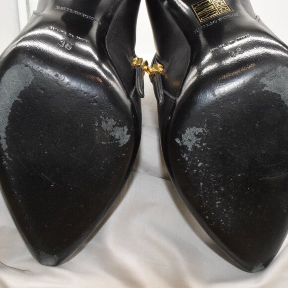 EUC Emilio Pucci 36 6M Black Leather Bootie Ankle Boots Heels Gold Turnlock Logo - Picture 11 of 16
